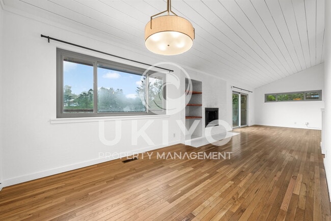 Building Photo - 8655 Skyline Blvd