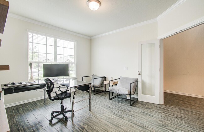 Building Photo - 27817 Ellie Oak Ln