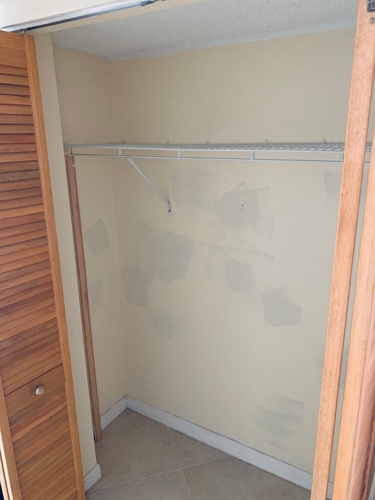 Building Photo - 1750 W 46th St