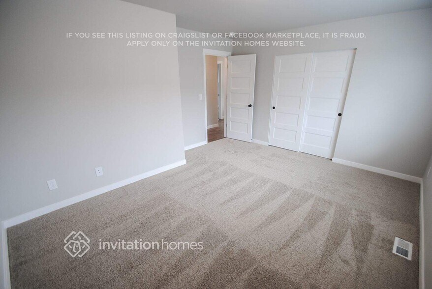 Building Photo - 6113 47th Pl NE