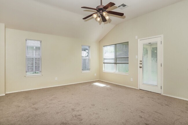 Building Photo - Amazing home ready to move in!