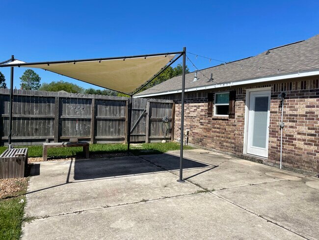 Building Photo - 6122 Stoney Brook Dr