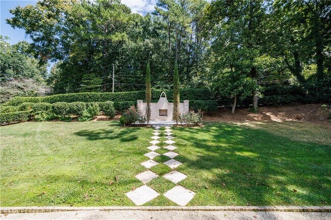 Building Photo - 3570 Knollwood Dr NW