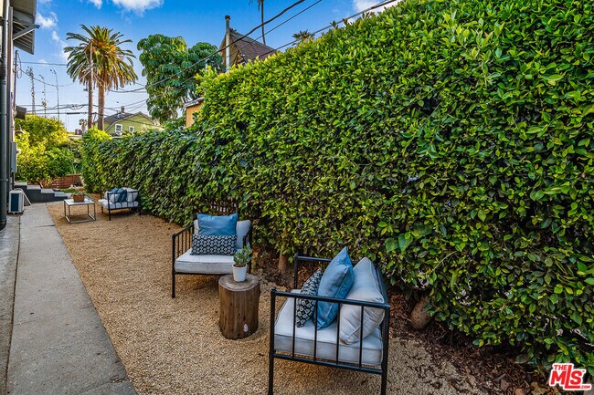 Building Photo - 2217 Scott Ave