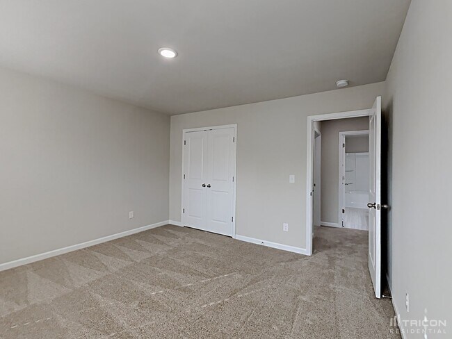 Building Photo - 209 Spring Knoll Dr