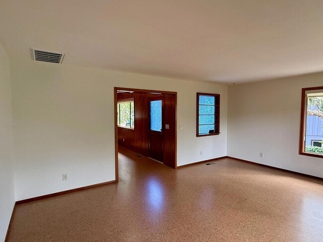 Building Photo - 20 Arbolado Dr