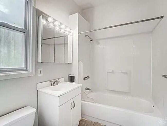 Building Photo - 2705 Hackberry St