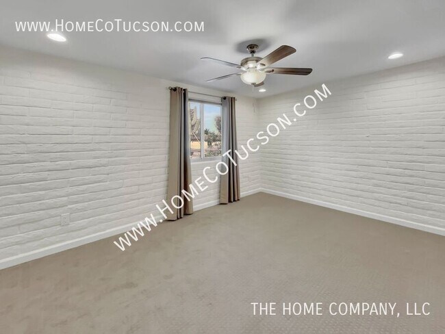 Building Photo - 8628 N Placita Del Cardo