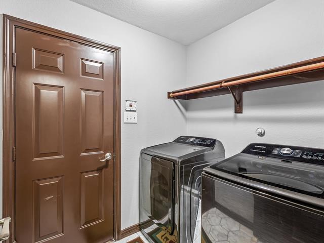 Building Photo - 13646 Badger Creek Dr