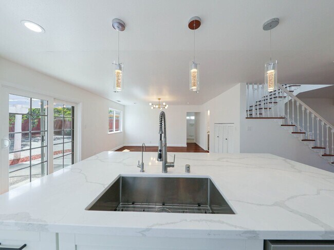 Building Photo - 3104 San Andreas Dr