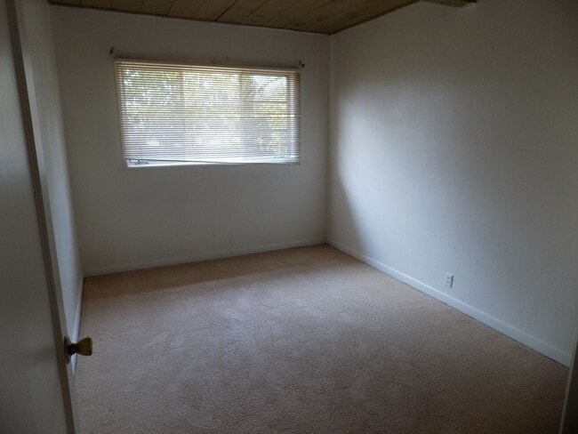 Building Photo - 2537 Greta Pl