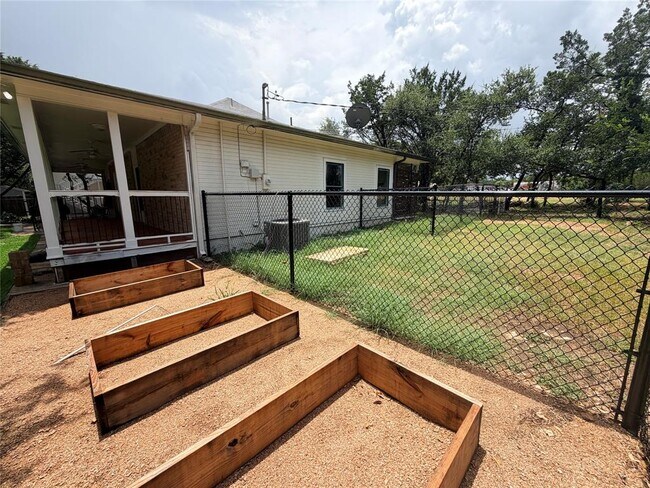 Building Photo - 7130 Ranch Rd