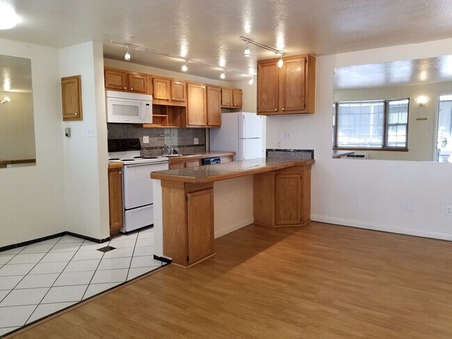 Primary Photo - Cat-friendly 1 BD w/ BIG PATIO on the FIRS...