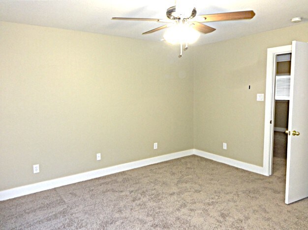 Building Photo - 7507 Pheasant Grove Dr