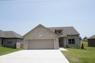 Building Photo - 3 Bedroom, 2 Bath Home in Brookland