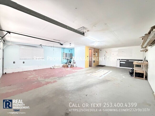 Building Photo - 1531 Vista Dr