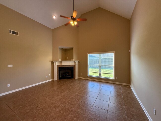 Building Photo - BEAUTIFUL SPACIOUS HOME IN BARTLETT
