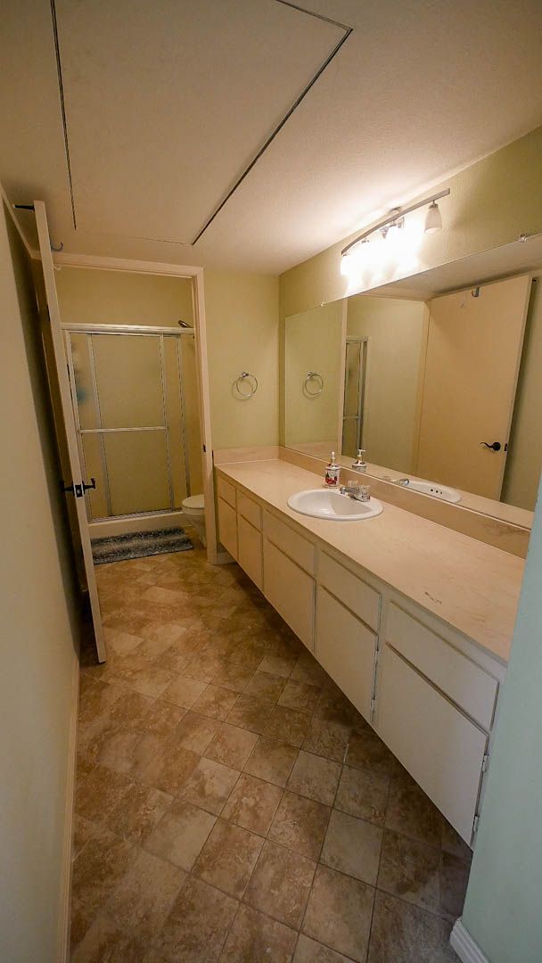 Building Photo - Stylish Sea Colony 3-Level Townhome!