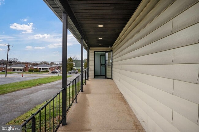 Building Photo - 7917 Wise Ave