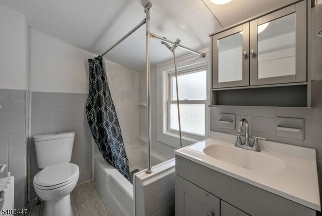 Building Photo - 69 Weaver St