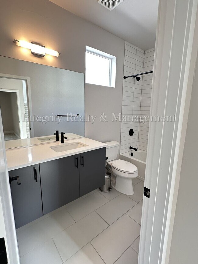 Building Photo - 2939 W 23rd Ave