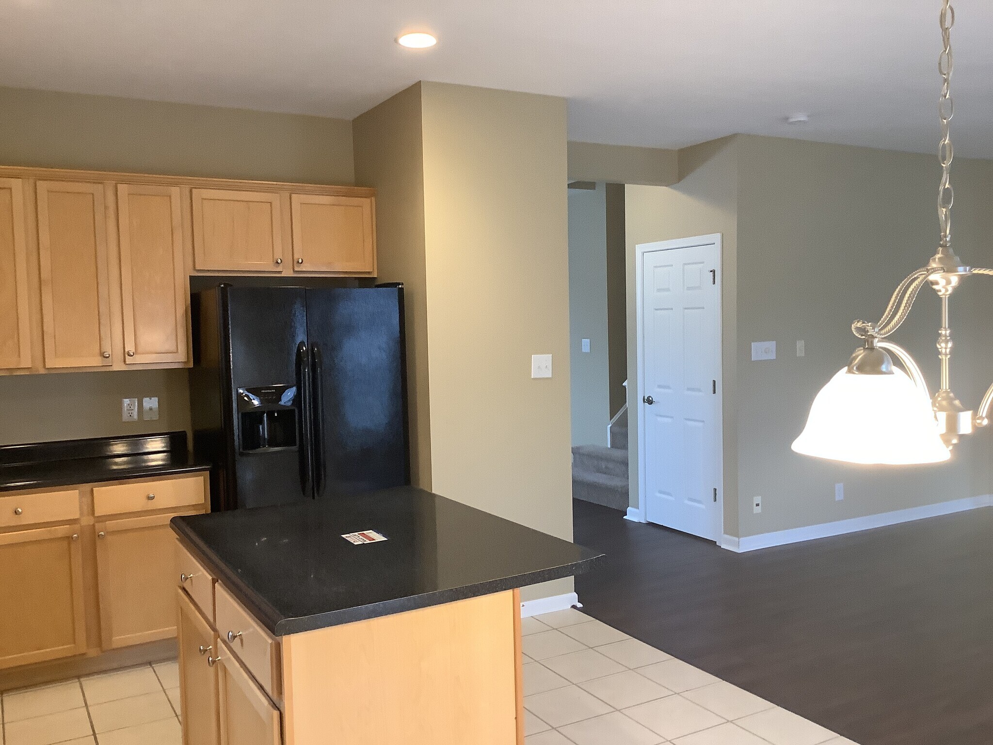 Building Photo - 18690 Round Lake Rd