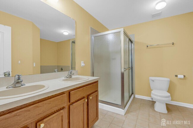 Building Photo - 356 Hawthorne Rd