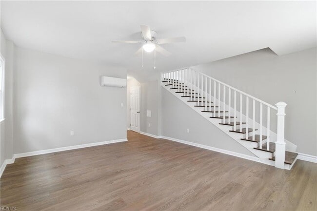 Building Photo - 1442 W 41st St