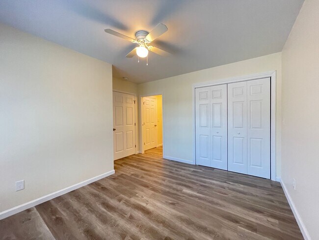 Building Photo - 102-106 N. Maple St.