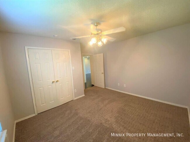 Building Photo - 10604 Boston Ave