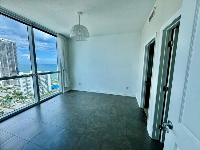 Building Photo - 1945 S Ocean Dr