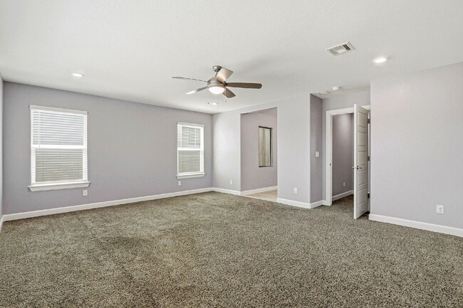 Building Photo - 3 bedroom with flex room available in Horizon City