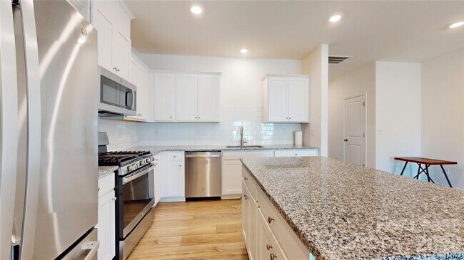 Building Photo - 761 Earhart St NW