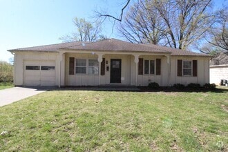 Building Photo - 3 Bedroom House in Overland Park