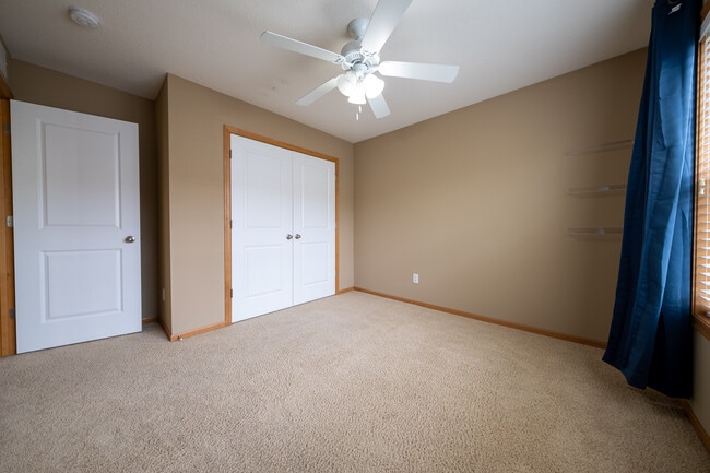 Building Photo - 9585 Madison Dr