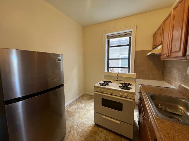 Building Photo - 2 bedroom in Sunnyside NY 11104