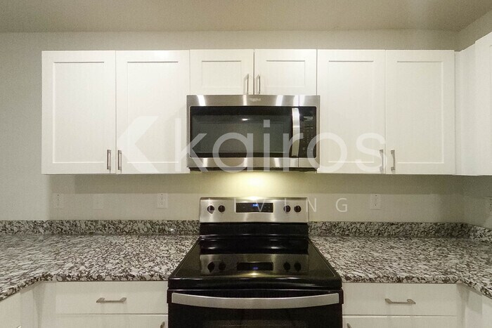 Building Photo - 204 Wild Oak