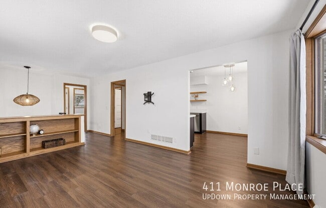 Building Photo - 411 Monroe Pl