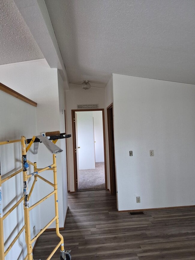 Building Photo - 3 bed/ 2 bath Country Home in California Pines