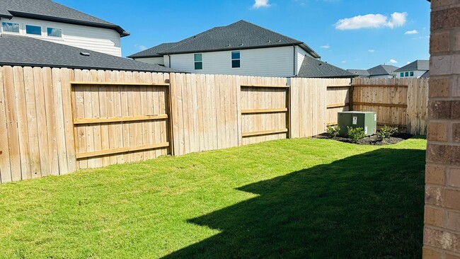 Building Photo - 21818 Fitzroy Mnr Ln