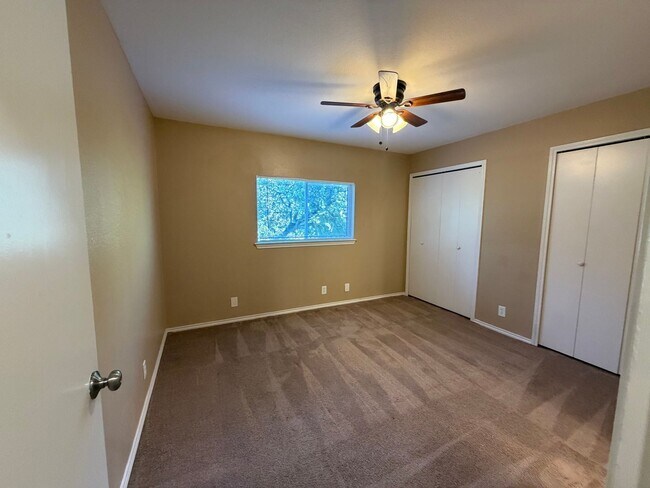 Building Photo - Spacious Apartment for Rent in Universal City
