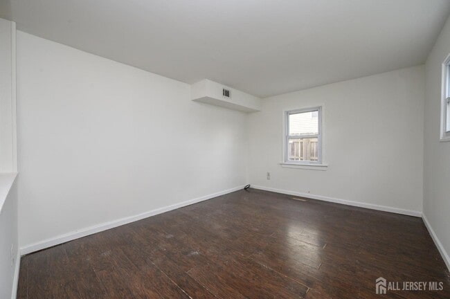 Building Photo - 438 Belgrade St