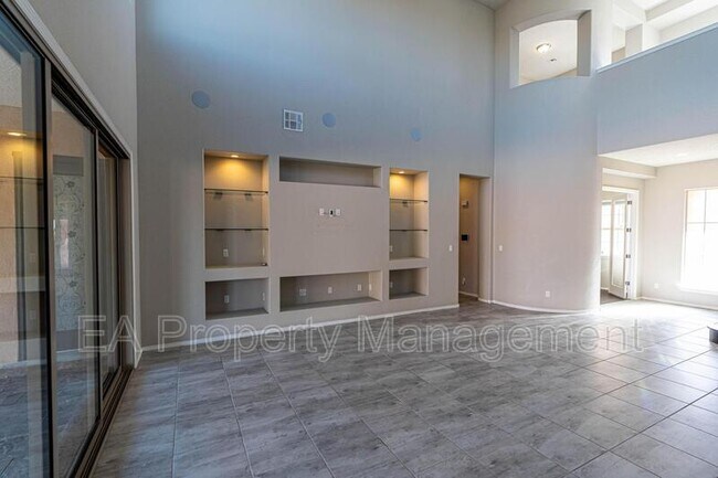Building Photo - 827 Mesa Roja Trail NE
