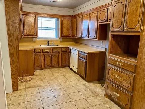 Building Photo - 1810 Bellaire Dr