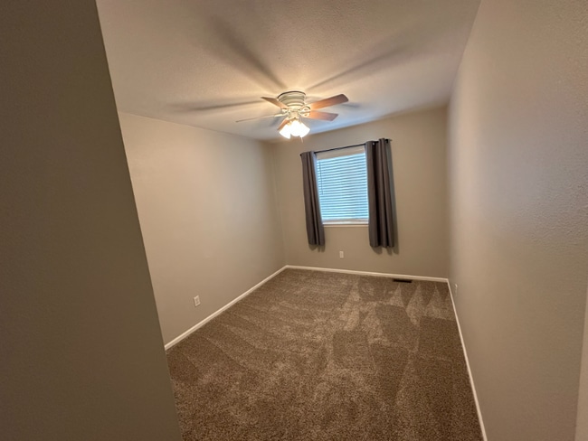 Building Photo - 9491 Cove Creek Dr