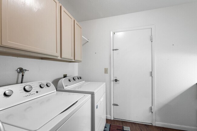 Building Photo - Welcome to this updated & spacious Golf Course Home in Leisure World a 45+ Active Adult Resort Co...