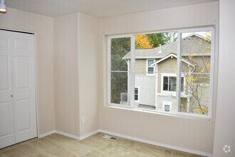 Building Photo - Gorgeous 2br/2.5ba Townhouse in Desirable ...