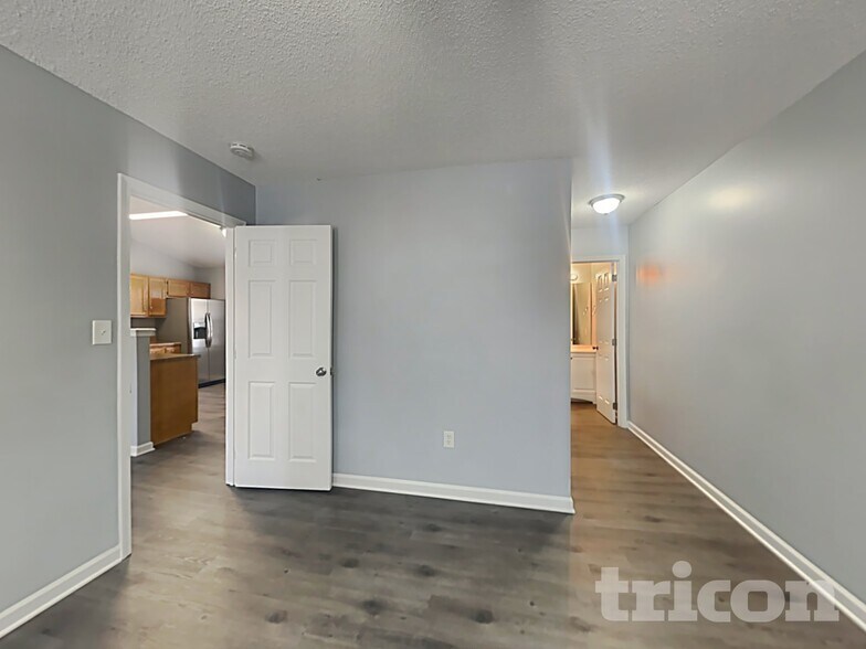 Building Photo - 5130 Daffodil Ln