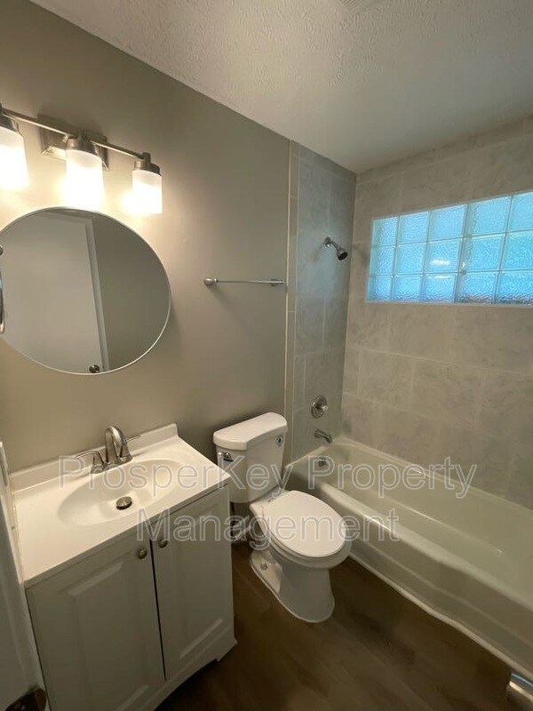 Building Photo - 941 Belvedere Dr