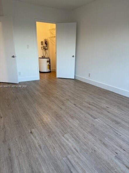 Building Photo - 8290 Lake Dr